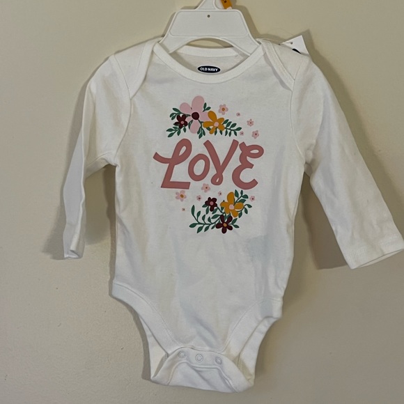 NWT Old Navy “Love” onsie, 3-6mo for baby girl - Picture 1 of 5